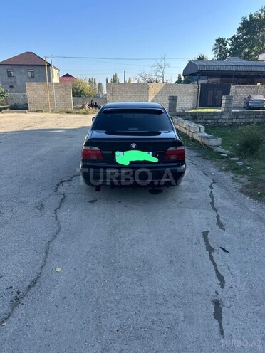 BMW 528 1997, 263,000 km - 2.8 л - Şabran