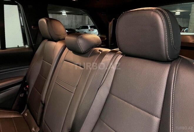 Mercedes GLS 450 4MATIC-18