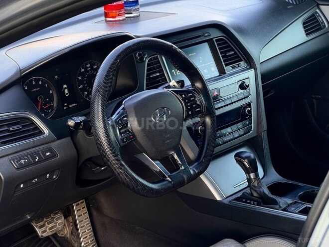Hyundai Sonata-11