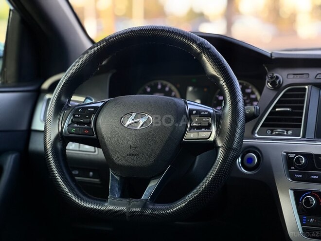 Hyundai Sonata-15