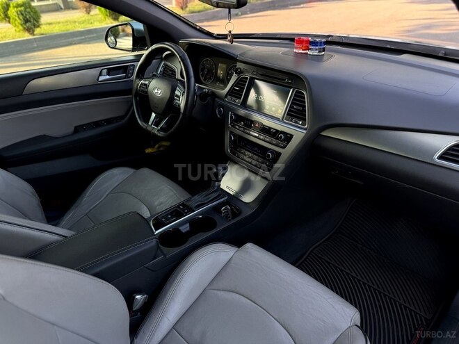 Hyundai Sonata-14