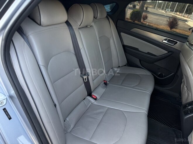 Hyundai Sonata-20