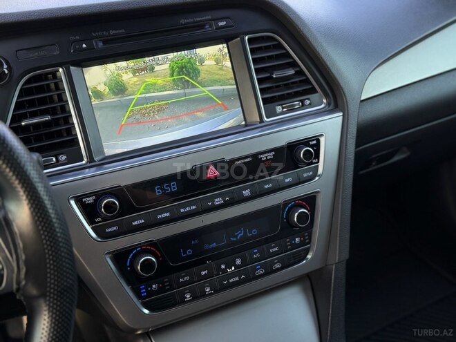Hyundai Sonata-16