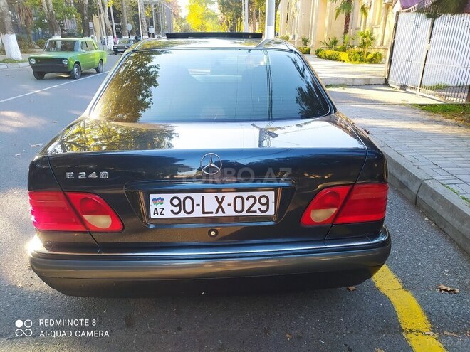 Mercedes E 240 1998, 310,742 km - 2.4 l - Göyçay