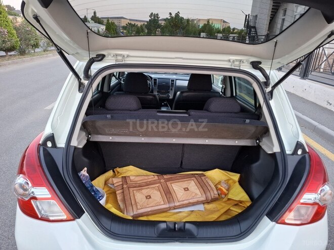Nissan Tiida-11