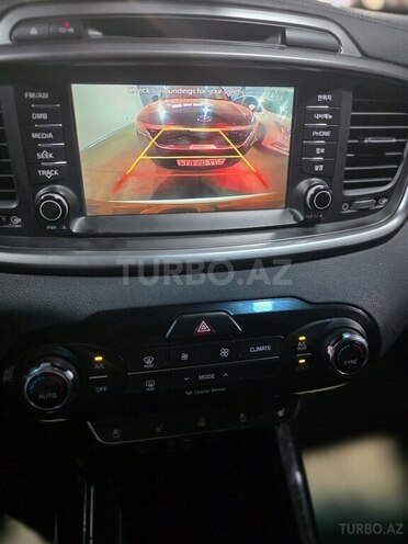 Kia Sorento-13