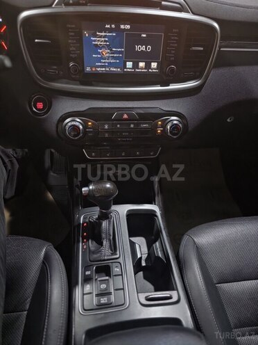 Kia Sorento-12