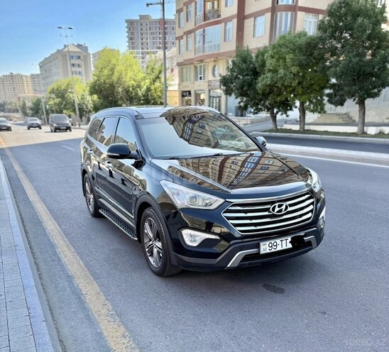 Hyundai Grand Santa Fe-2