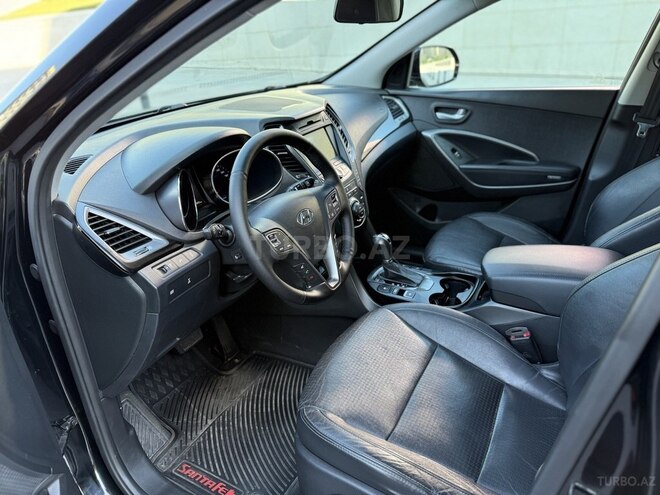 Hyundai Grand Santa Fe-6