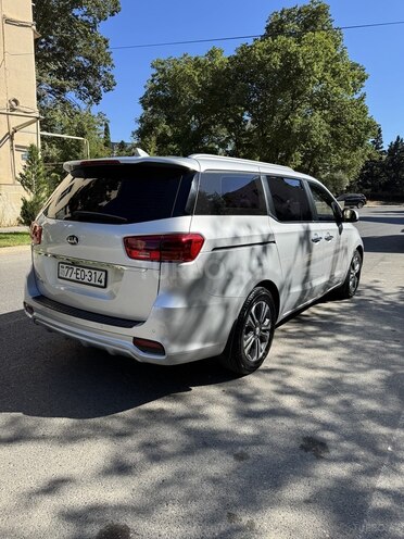 Kia Carnival-6