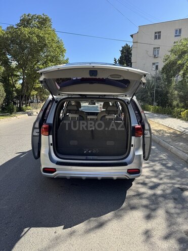 Kia Carnival-15