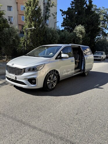 Kia Carnival-11