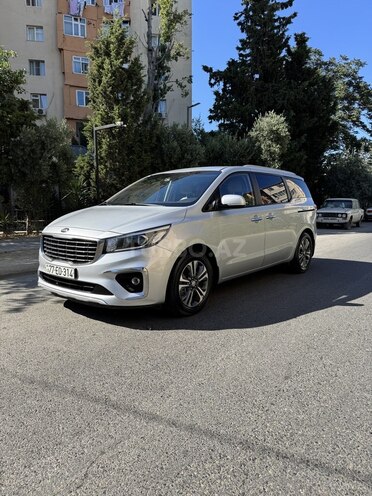 Kia Carnival-3