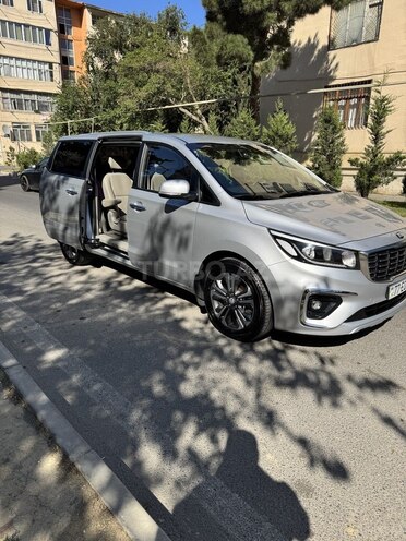 Kia Carnival-10
