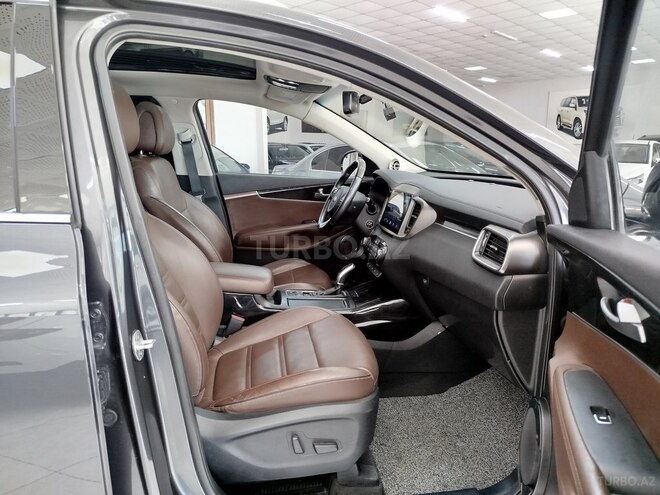 Kia Sorento-21
