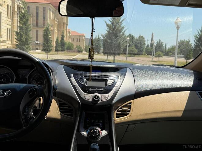 Hyundai Elantra 2013, 188,000 km - 1.6 л - Quba