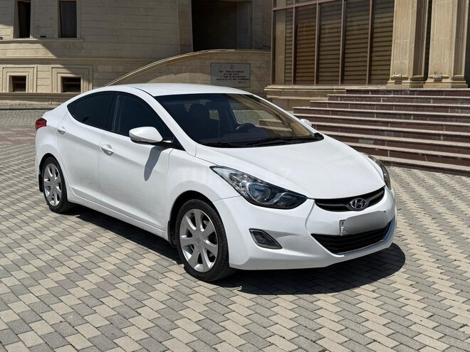Hyundai Elantra 2013, 188,000 km - 1.6 л - Quba