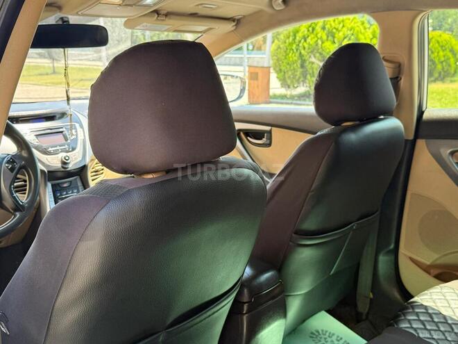 Hyundai Elantra 2013, 188,000 km - 1.6 л - Quba
