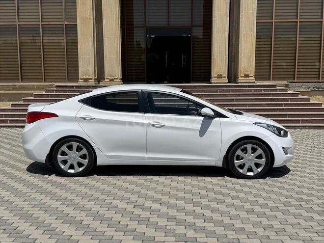 Hyundai Elantra 2013, 188,000 km - 1.6 л - Quba