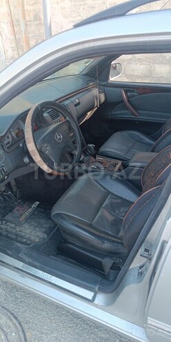 Mercedes E 220 d 2000, 333,000 km - 2.2 l - Bakı
