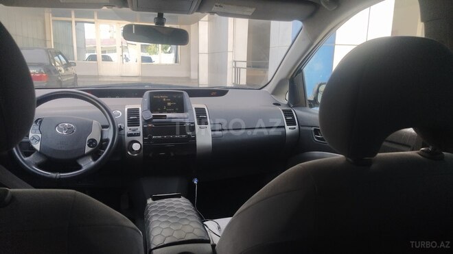 Toyota Prius-6