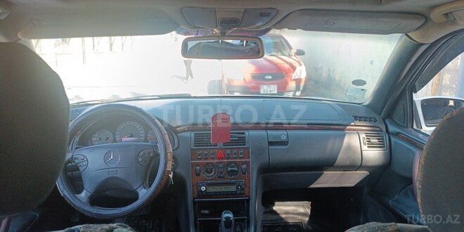 Mercedes E 220 d 2000, 333,000 km - 2.2 l - Bakı