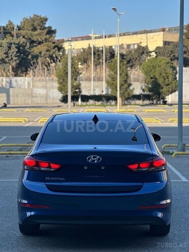 Hyundai Elantra-3