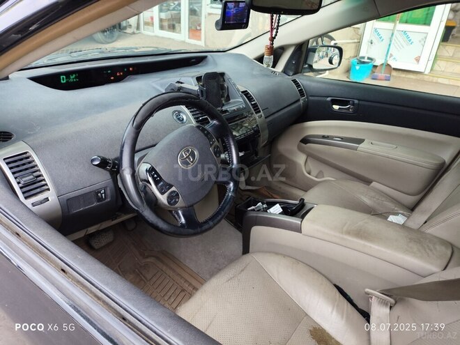 Toyota Prius-3