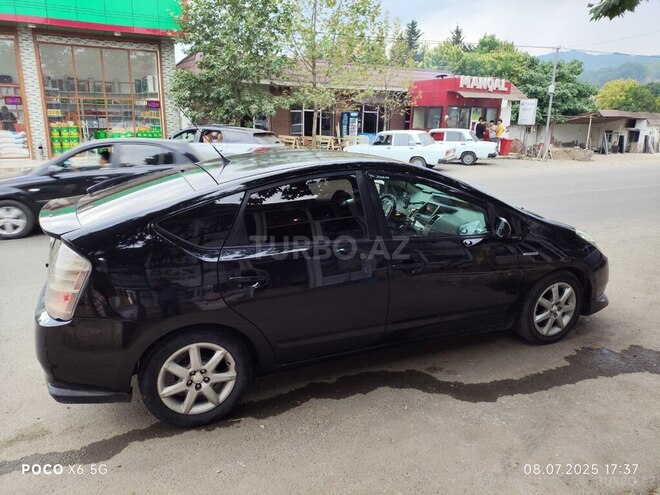 Toyota Prius-5