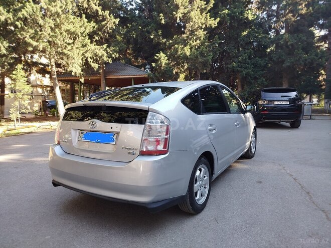 Toyota Prius-3