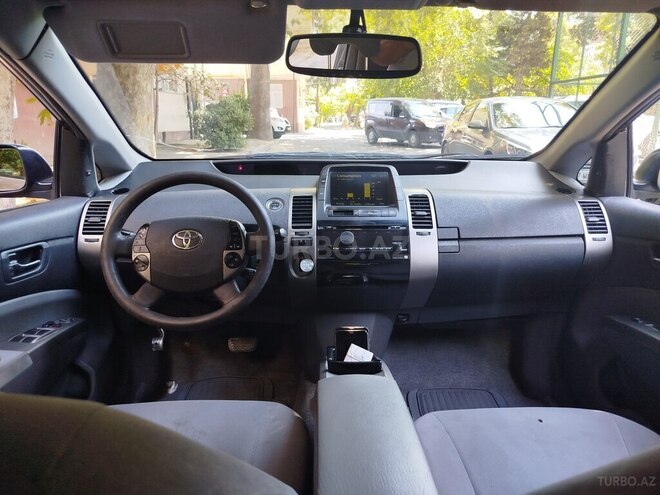 Toyota Prius-14