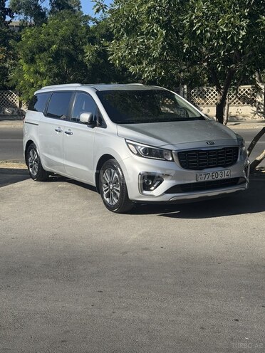 Kia Carnival-2