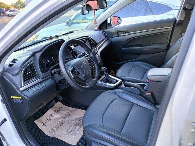 Hyundai Avante 2016, 180,000 km - 1.6 l - Bakı