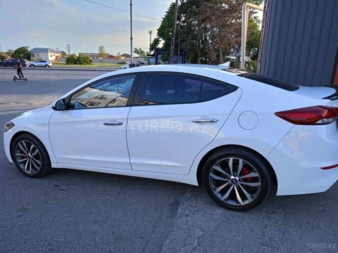 Hyundai Avante 2016, 180,000 km - 1.6 l - Bakı