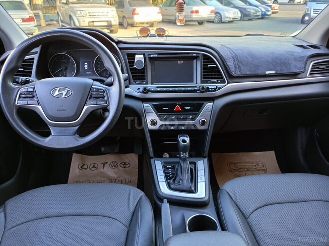 Hyundai Avante 2016, 180,000 km - 1.6 l - Bakı