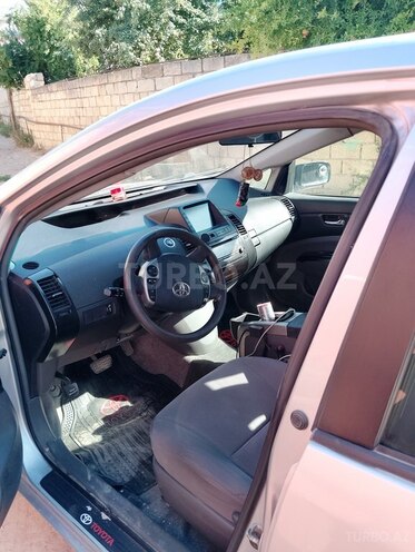 Toyota Prius-2