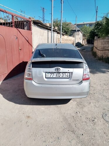 Toyota Prius-4