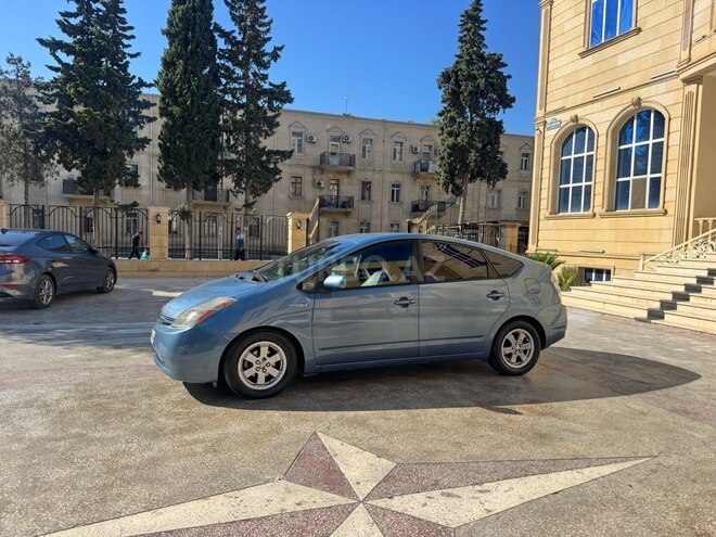 Toyota Prius-5