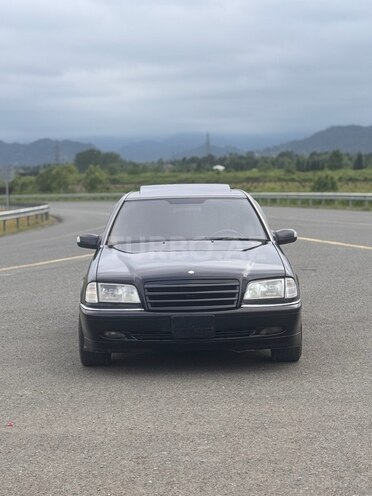 Mercedes C 230 1999, 280,000 km - 2.3 л - Astara