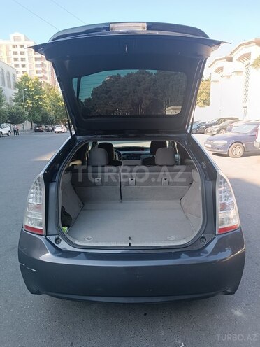 Toyota Prius-3