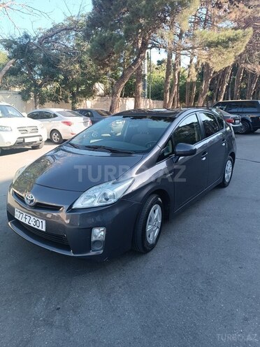 Toyota Prius-2