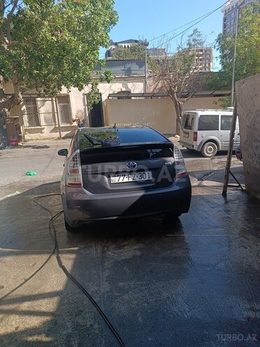 Toyota Prius-8