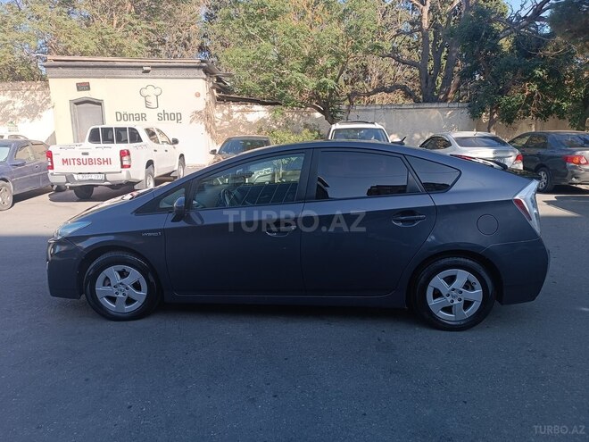 Toyota Prius-9