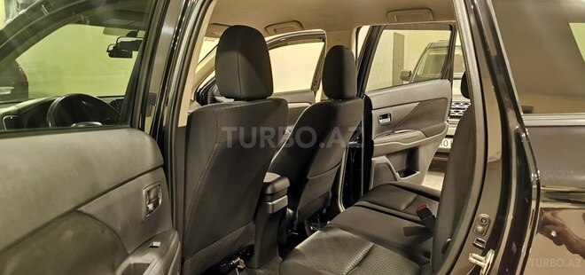Mitsubishi Outlander-17