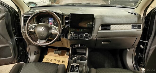 Mitsubishi Outlander-12