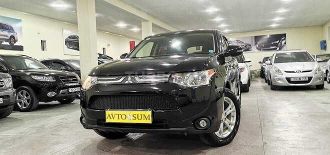 Mitsubishi Outlander-1