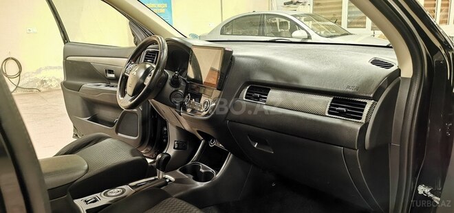 Mitsubishi Outlander-15