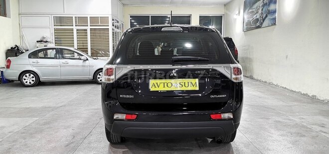 Mitsubishi Outlander-9