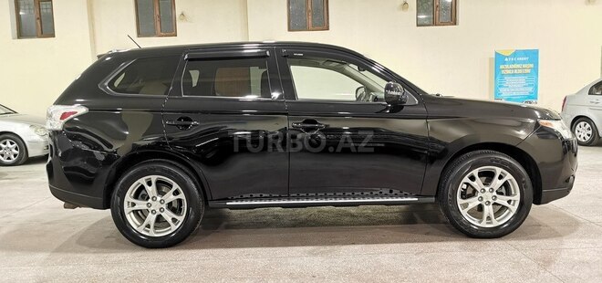 Mitsubishi Outlander-4
