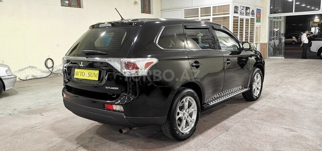 Mitsubishi Outlander-11
